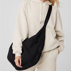 NEW Alo Yoga Om The Go Gym Sling Bag.